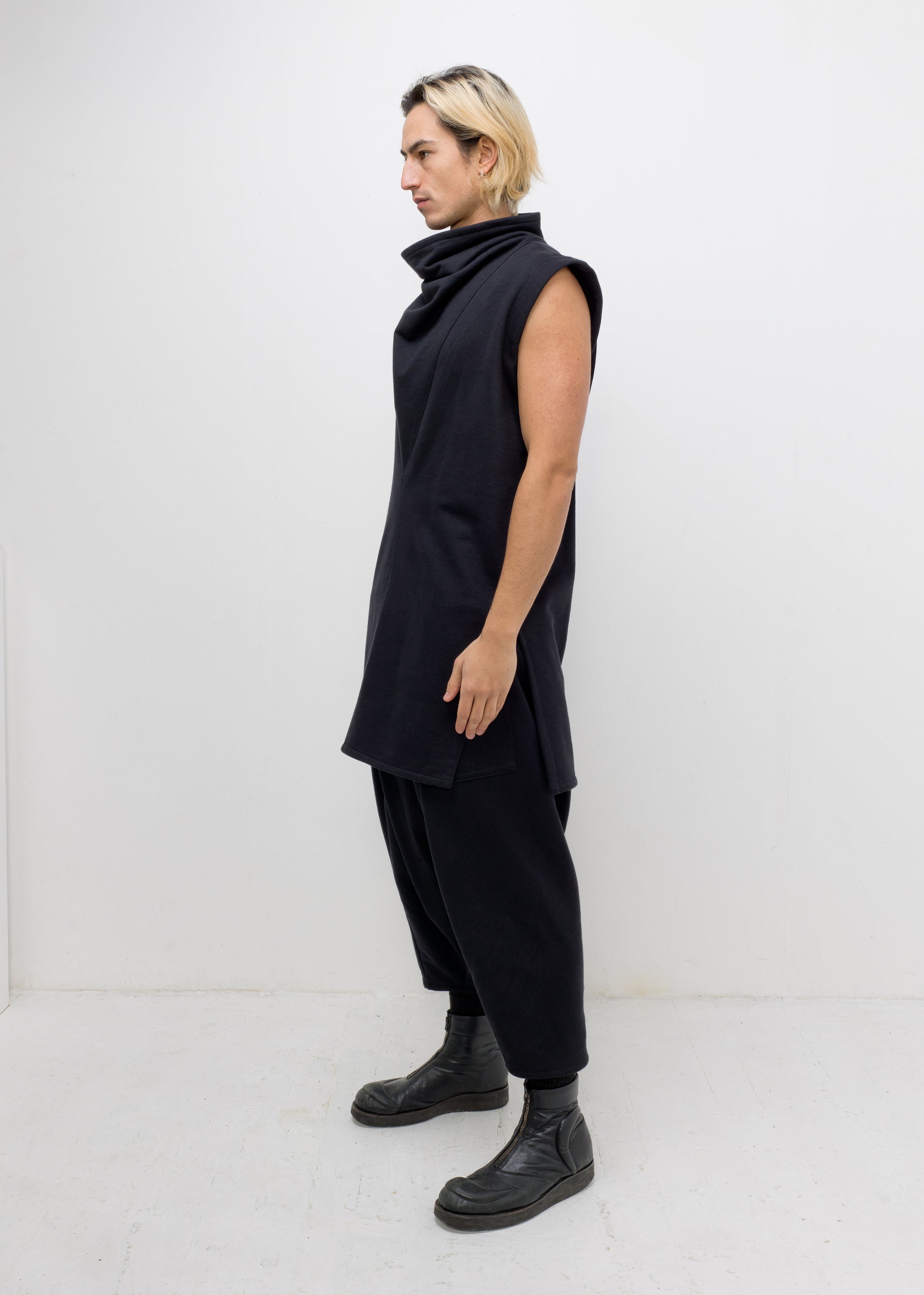 FUNNEL NECK JUMPER VEST