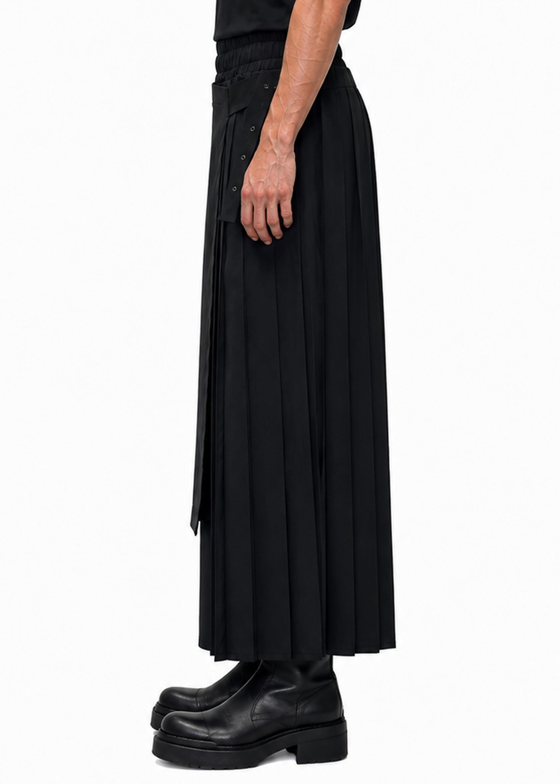 ASYMMETRIC PLEAT TROUSERS
